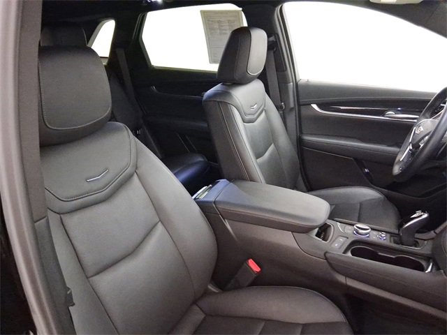 Used 2025 Cadillac XT5 Premium Luxury image 14