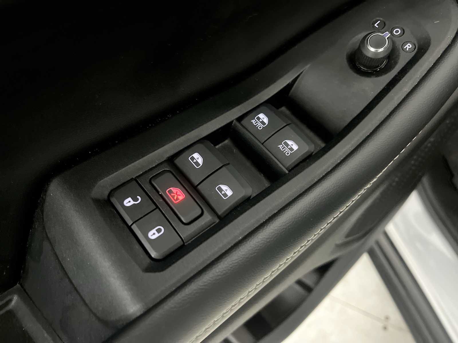 Used 2023 Jeep Grand Cherokee Altitude AWD/4WD image 21