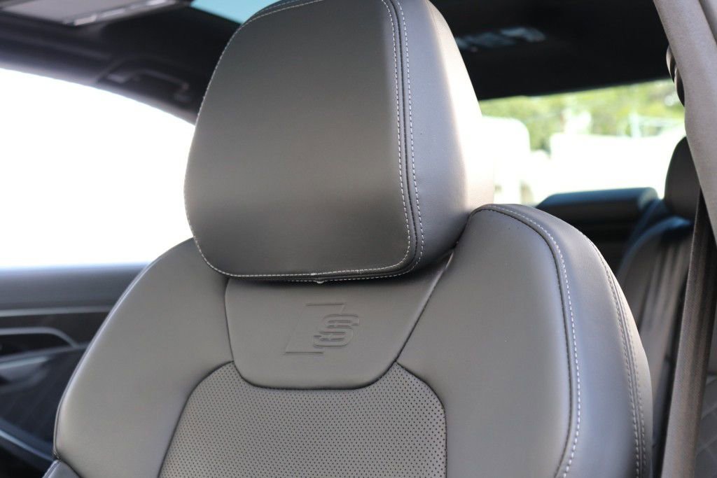 Used 2023 Audi S8 AWD/4WD image 68