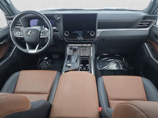 Certified 2024 Lexus GX 550 w/ Cold Area Package image 9