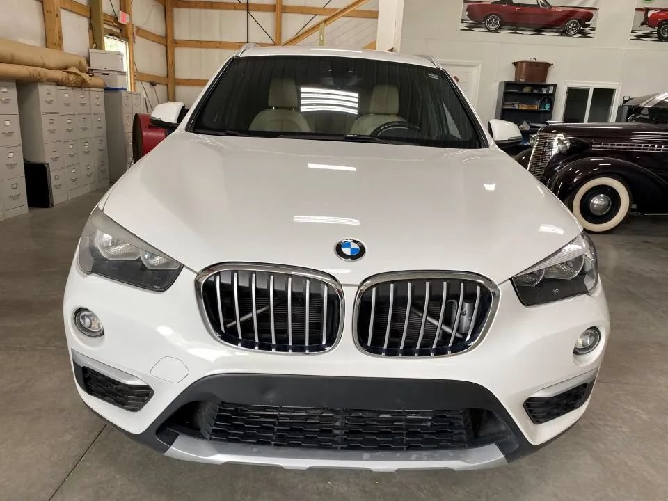 Used 2018 BMW X1 xDrive28i AWD/4WD image 2