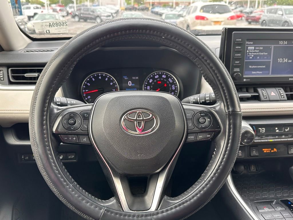Used 2021 Toyota RAV4 XLE Premium AWD/4WD image 27