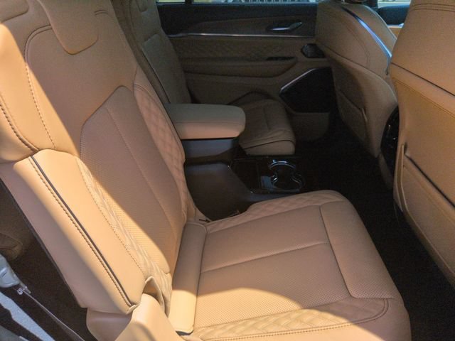 New 2026 Jeep Grand Cherokee L Summit w/ Obsidian Package AWD/4WD image 33