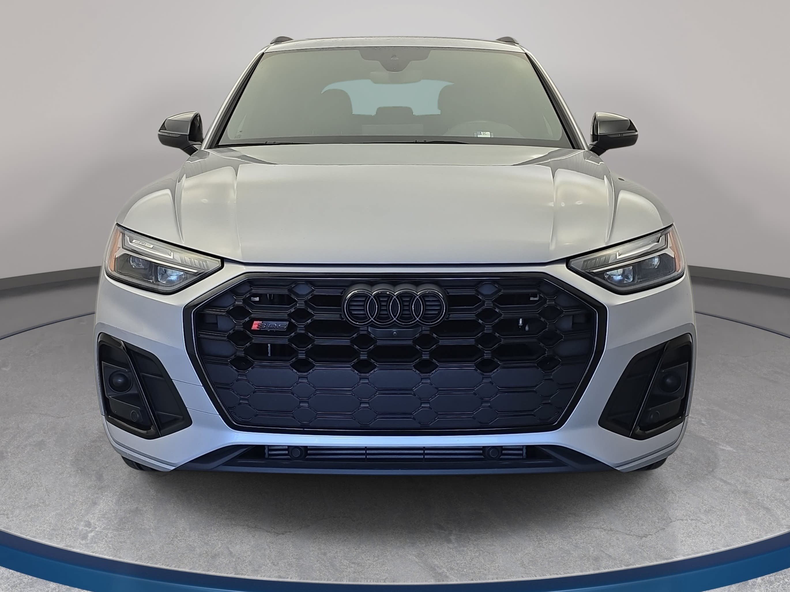 Used 2023 Audi SQ5 Premium Plus w/ Premium Plus Package AWD/4WD image 2