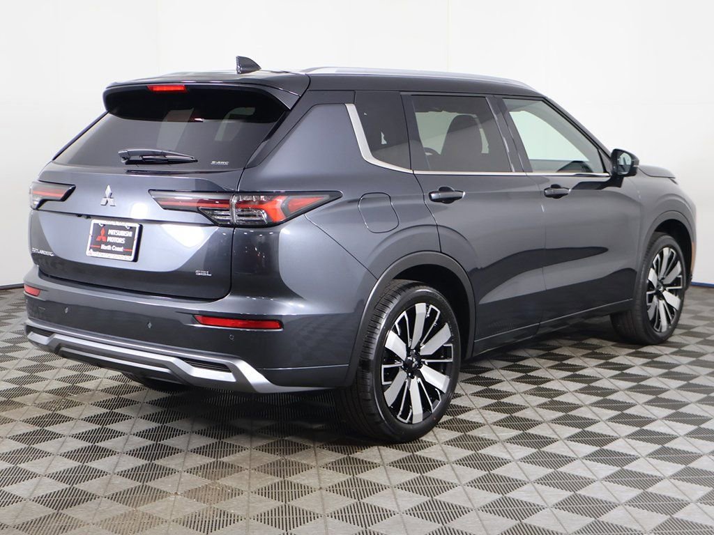 New 2025 Mitsubishi Outlander SEL image 15