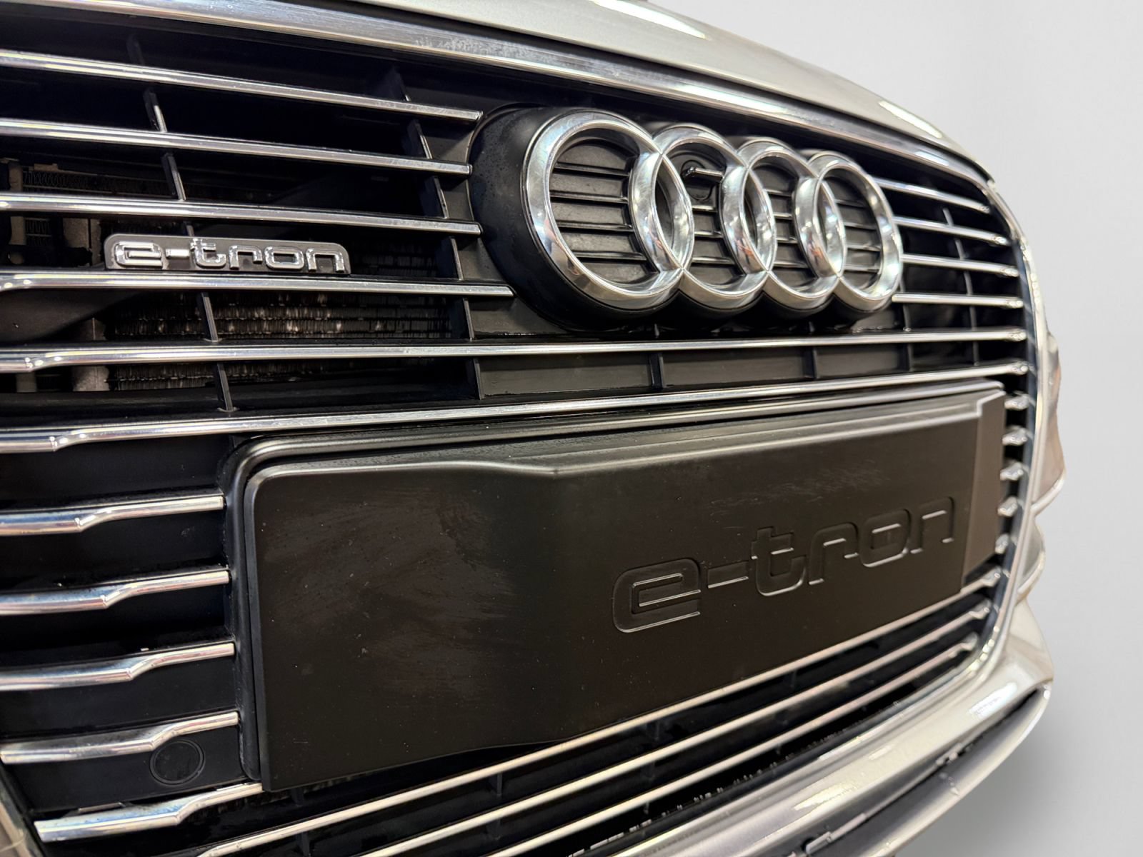 Used 2016 Audi A3 e-tron Premium Plus FWD image 11