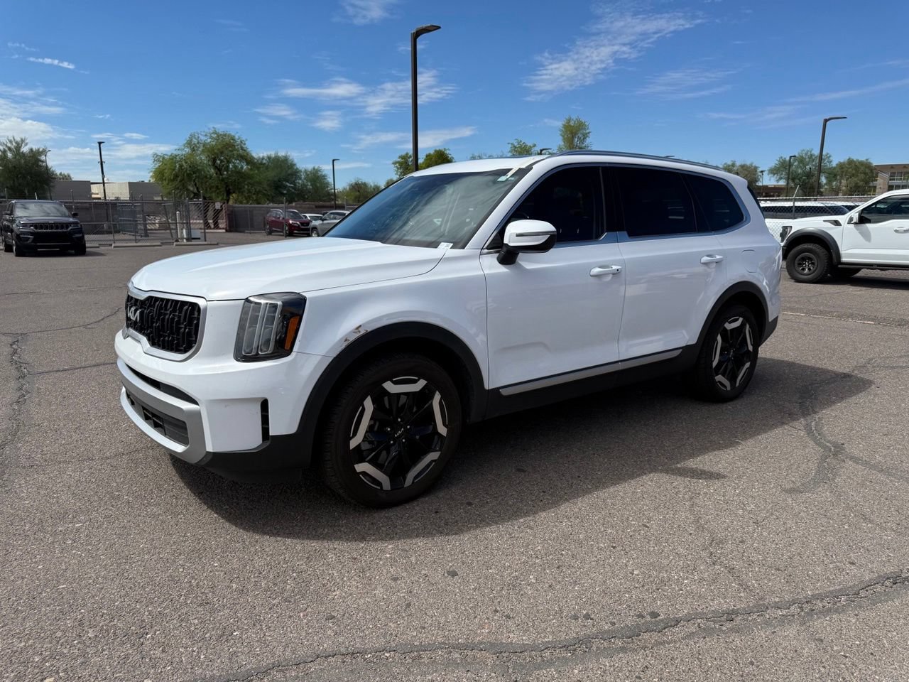 Used 2023 Kia Telluride EX w/ EX Captain's Chair Package