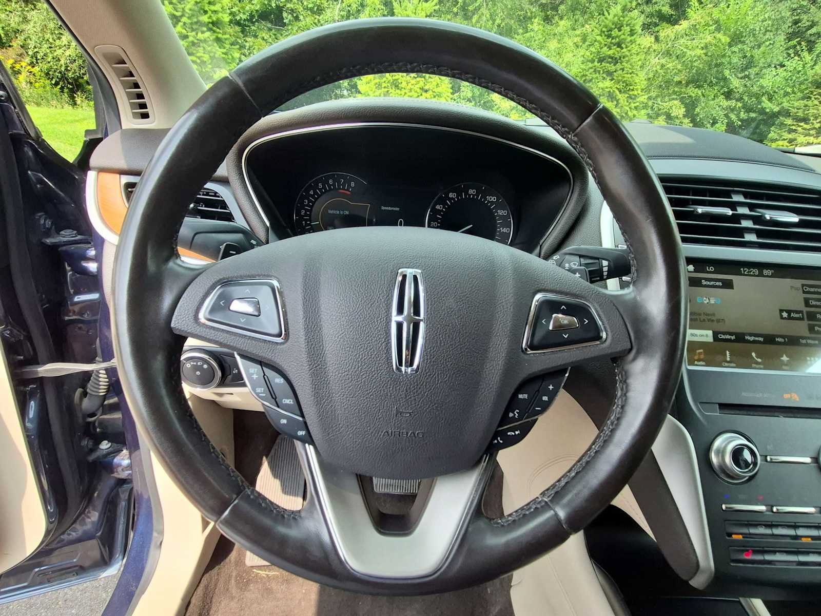 Used 2017 Lincoln MKC Select w/ Select Plus Package AWD/4WD image 22