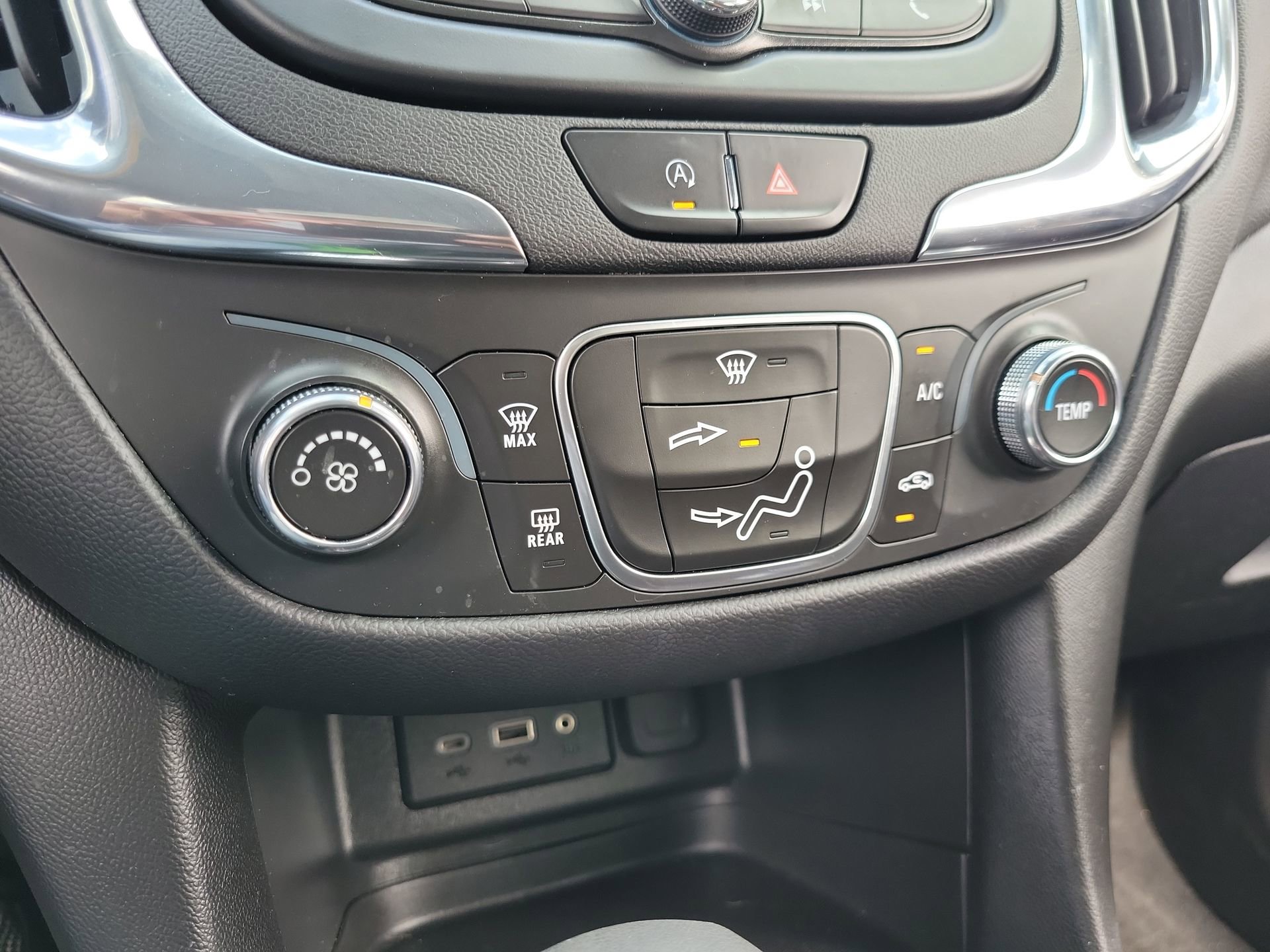Used 2023 Chevrolet Equinox LT w/ LPO, Floor Liner Package AWD/4WD image 27