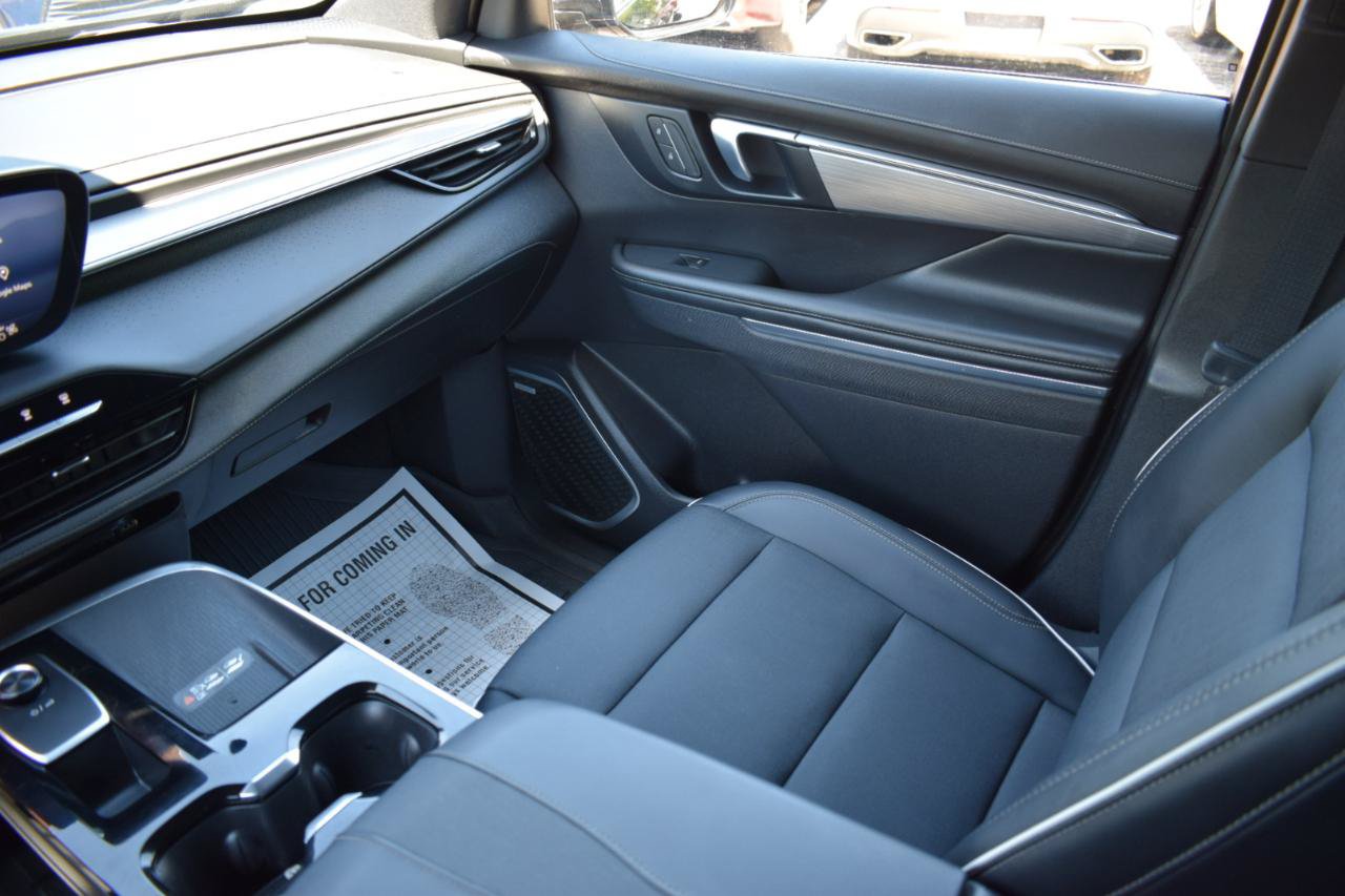 Used 2025 Buick Enclave Preferred w/ LPO, Floor Liner Package FWD image 19