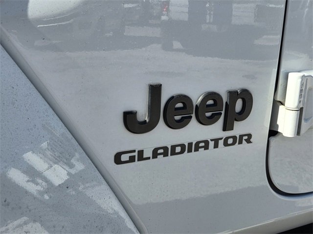 Certified 2021 Jeep Gladiator Willys image 10