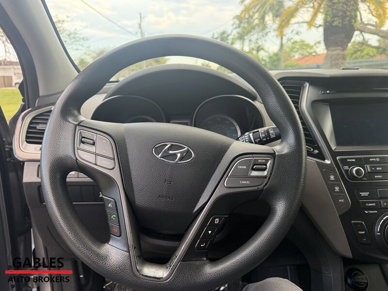 Used 2018 Hyundai Santa Fe SE w/ Cargo Package AWD/4WD image 14