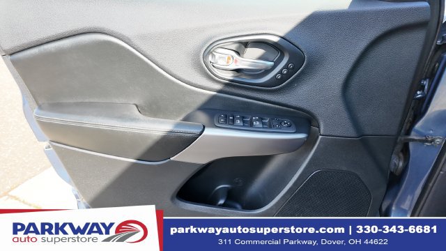 Used 2019 Jeep Cherokee Limited AWD/4WD image 24
