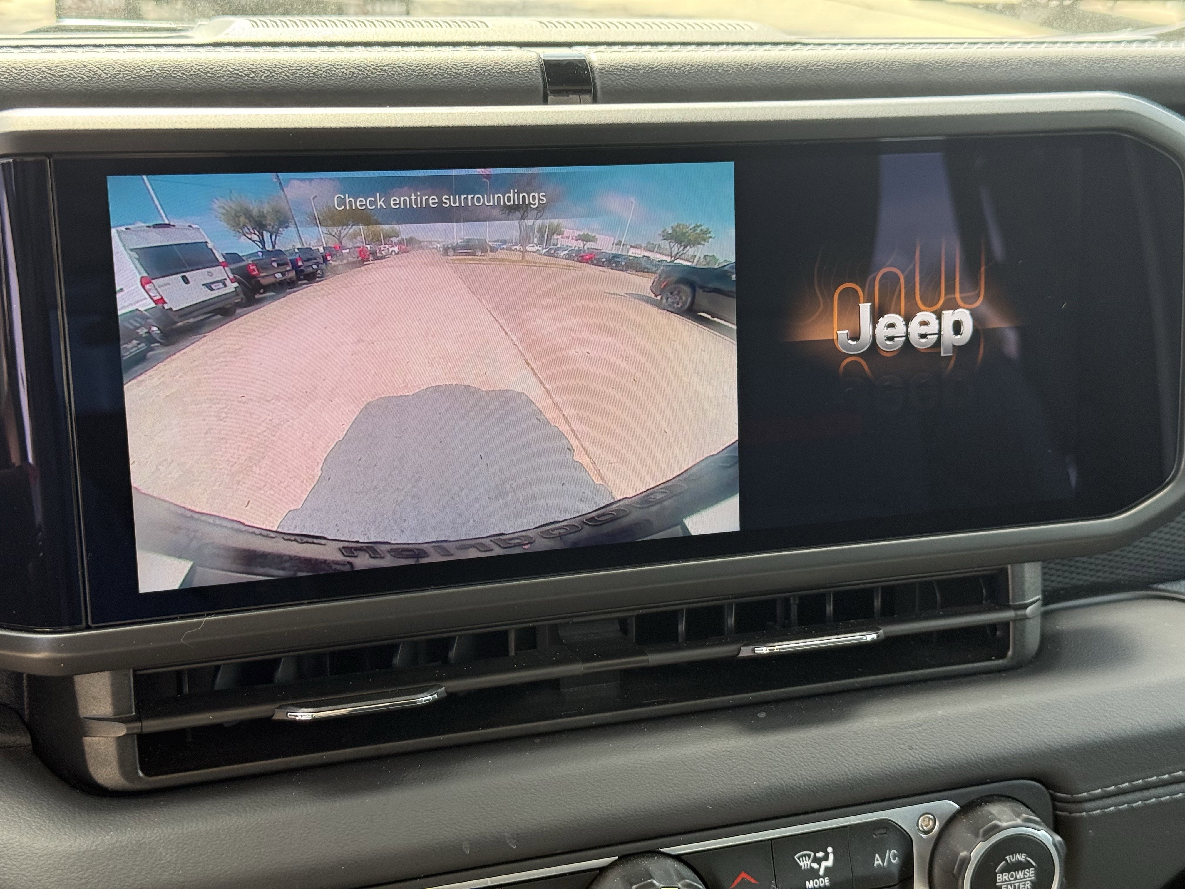 Used 2025 Jeep Wrangler Unlimited Rubicon image 21