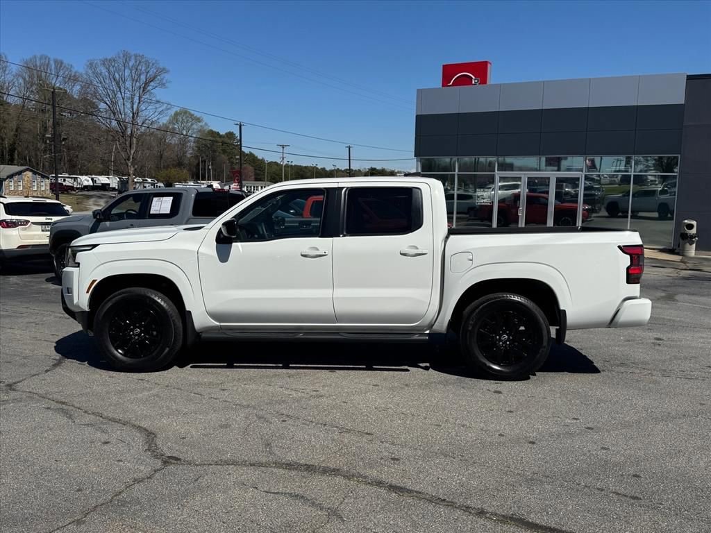 Certified 2023 Nissan Frontier SV w/ Midnight Edition Package image 6