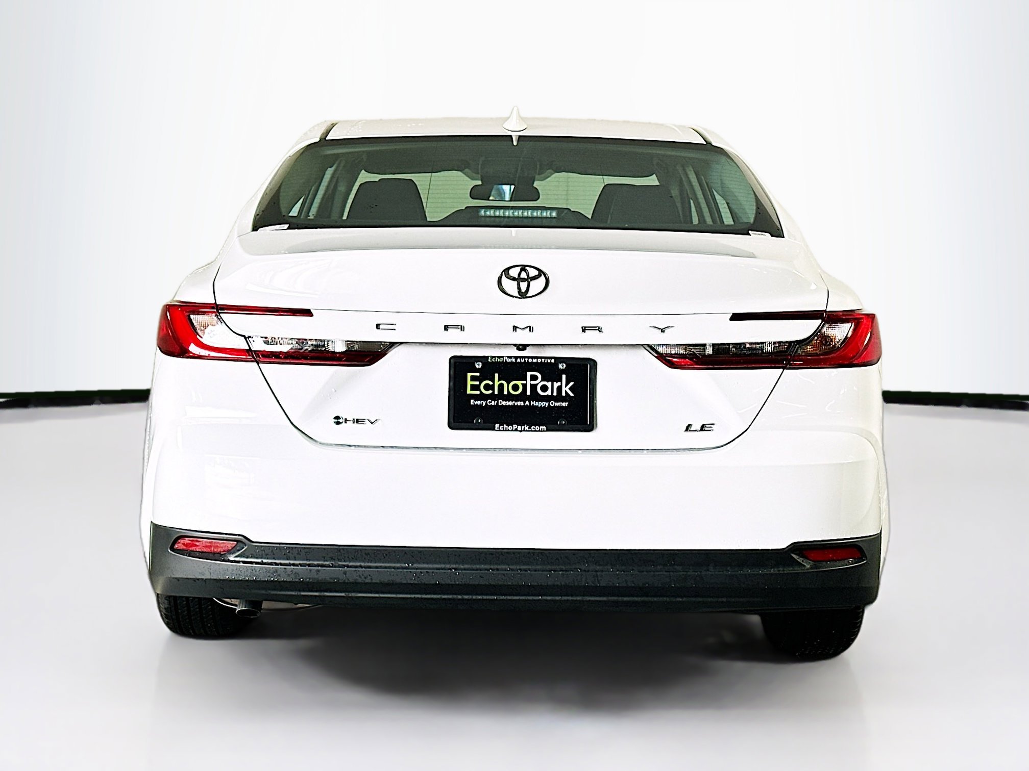 Used 2025 Toyota Camry LE image 7