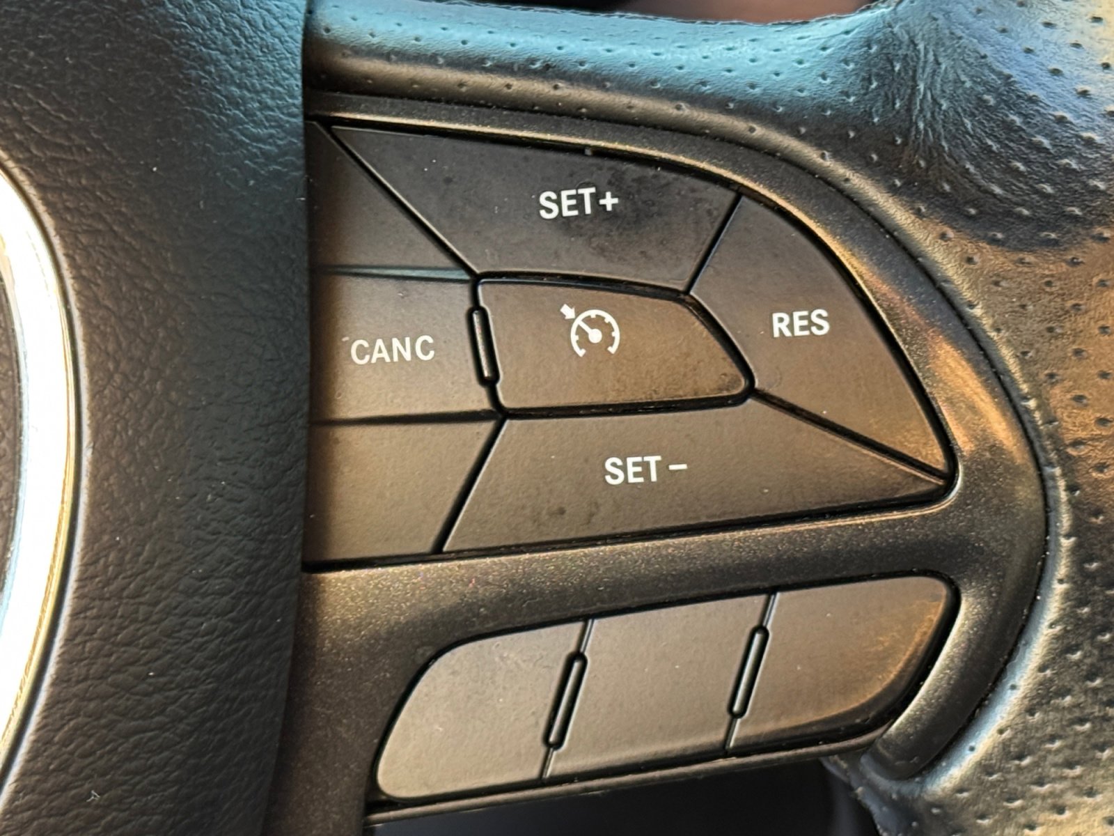 Used 2018 Dodge Challenger R/T w/ Driver Convenience Group image 18