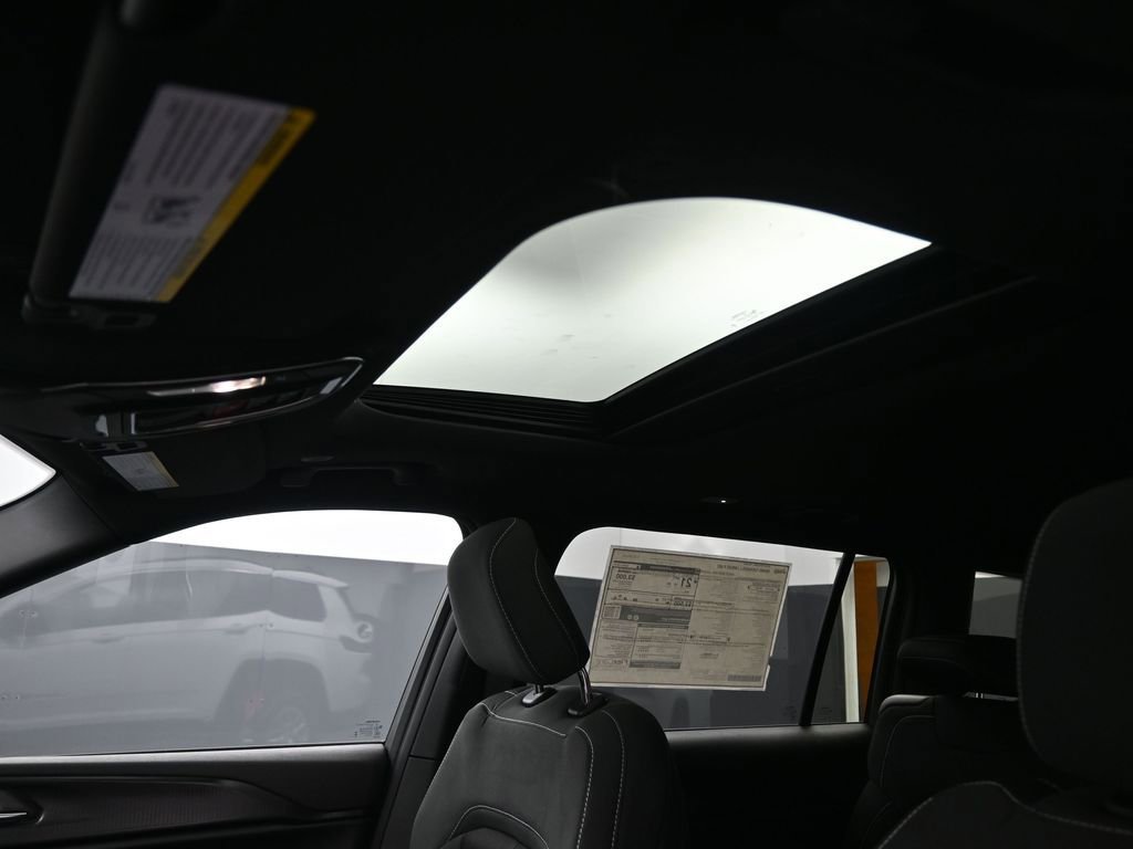 New 2025 Jeep Grand Cherokee L Laredo w/ Luxury Tech Group I image 10