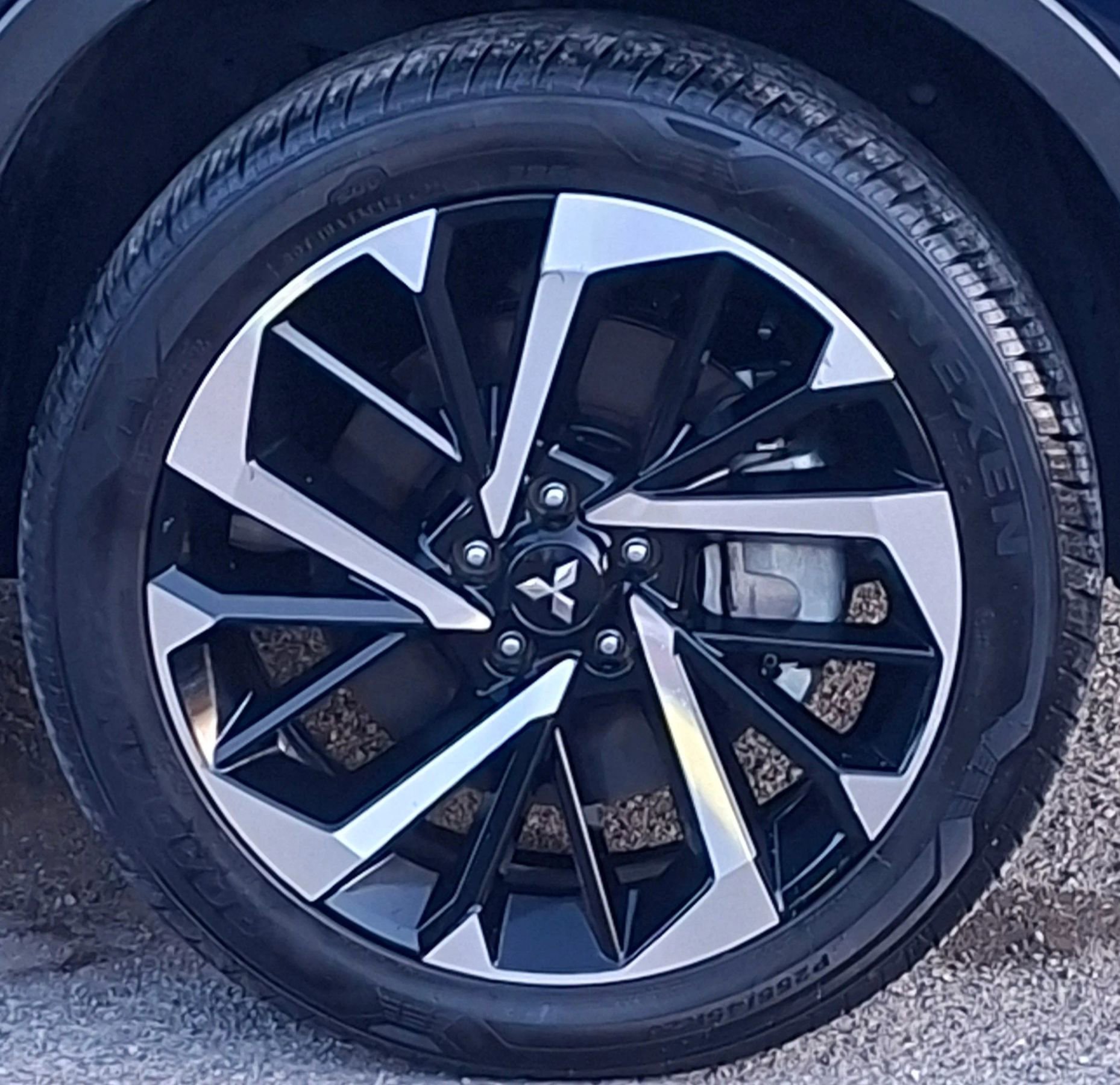 Used 2024 Mitsubishi Outlander Ralliart AWD/4WD image 31