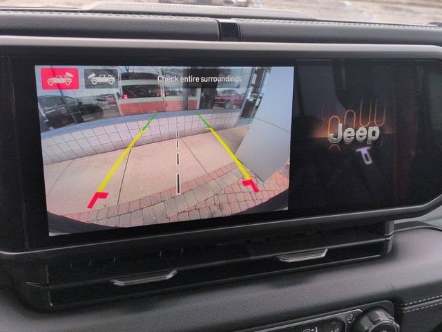 Used 2024 Jeep Wrangler Unlimited Sahara w/ Technology Group AWD/4WD image 19