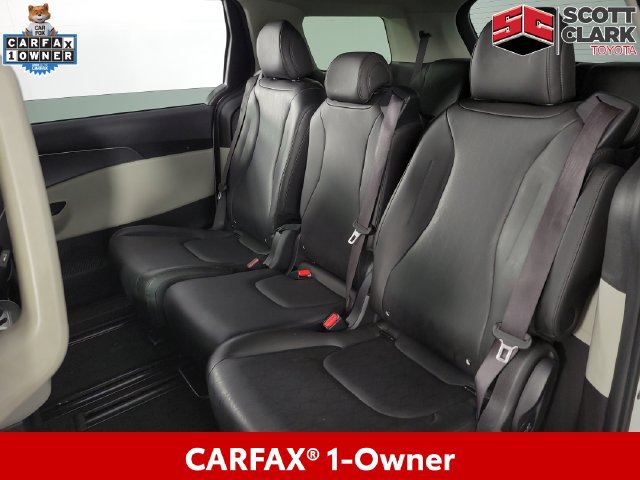 Used 2022 Kia Carnival LX FWD image 18