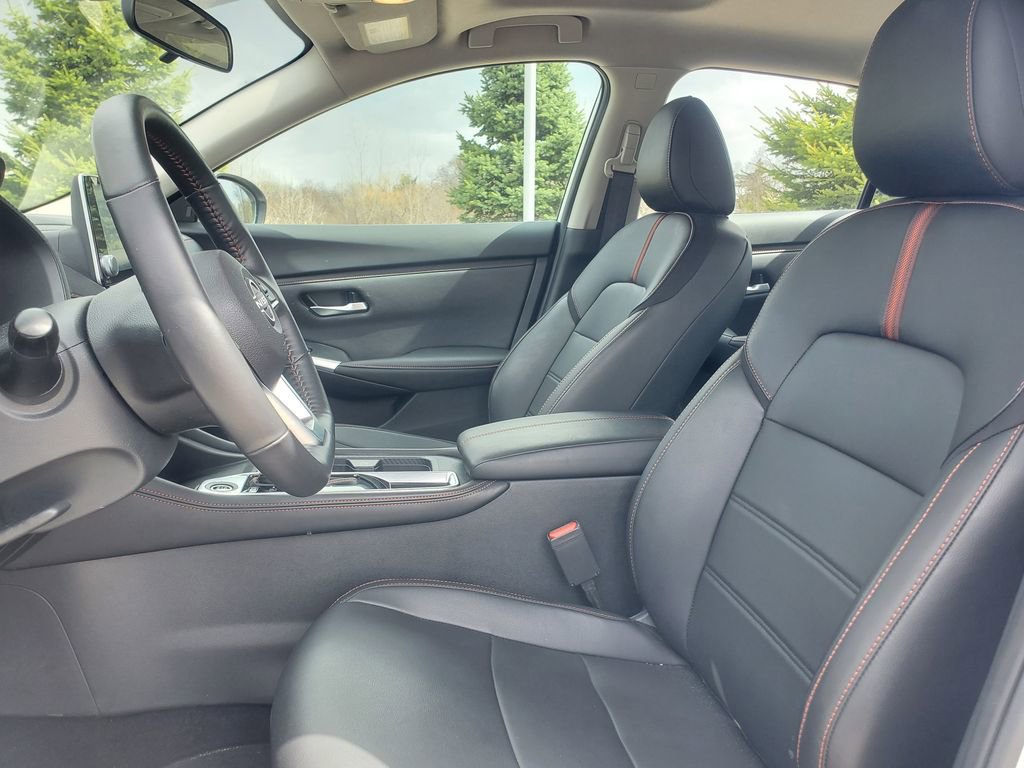 Used 2024 Nissan Sentra SR w/ SR Premium Package image 9