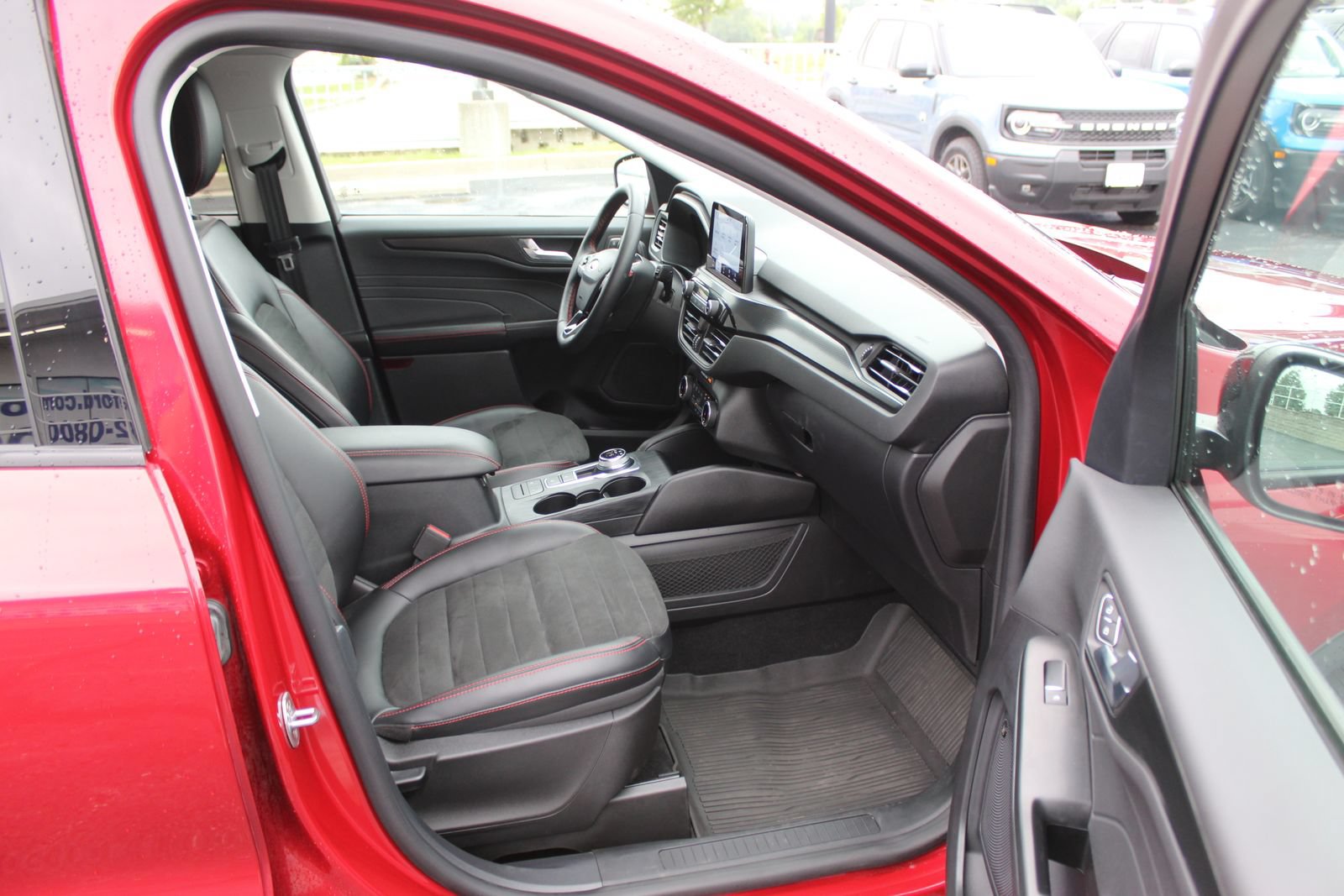 Used 2022 Ford Escape SEL w/ SEL Stealth AWD Package image 13