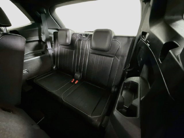 Used 2022 Volkswagen Tiguan SE R-Line FWD image 40