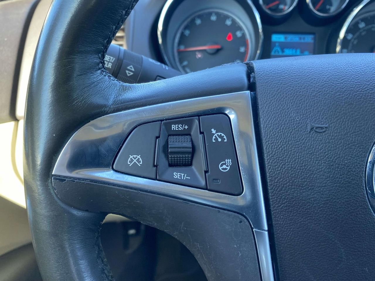 Used 2013 Buick Regal Premium image 20