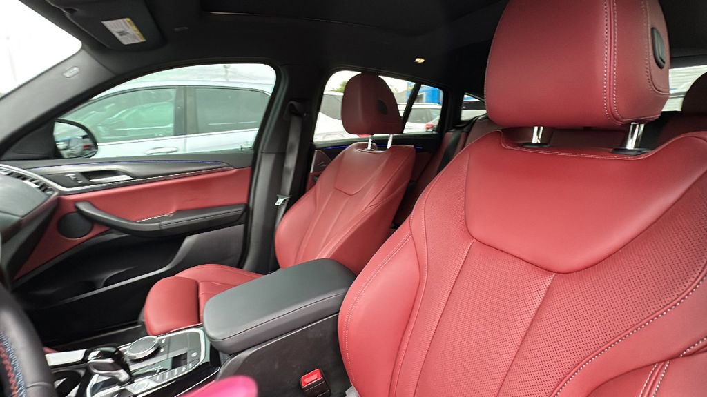 Used 2024 BMW X4 M40i w/ Premium Package image 12