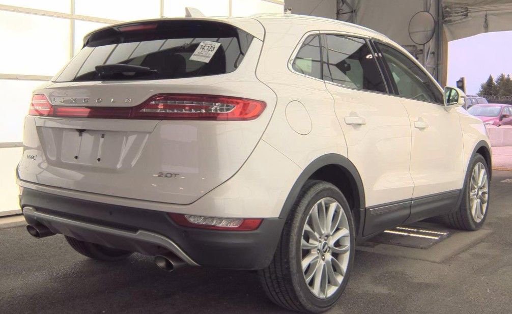 Used 2017 Lincoln MKC Reserve FWD image 5