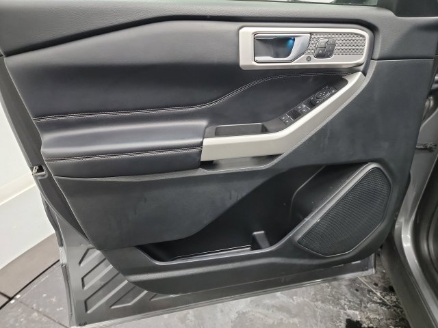 Used 2022 Ford Explorer Limited w/ Equipment Group 301A image 15