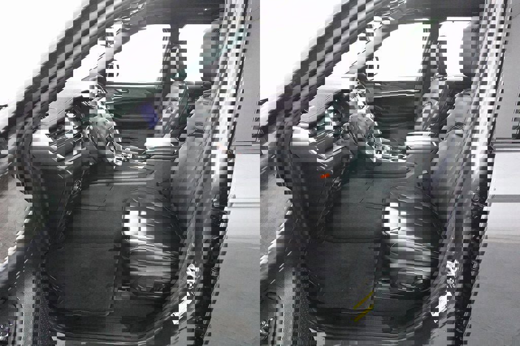 New 2025 Jeep Grand Cherokee L Limited w/ Luxury Tech Group II image 9