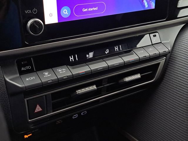 Used 2025 Toyota Camry SE image 16