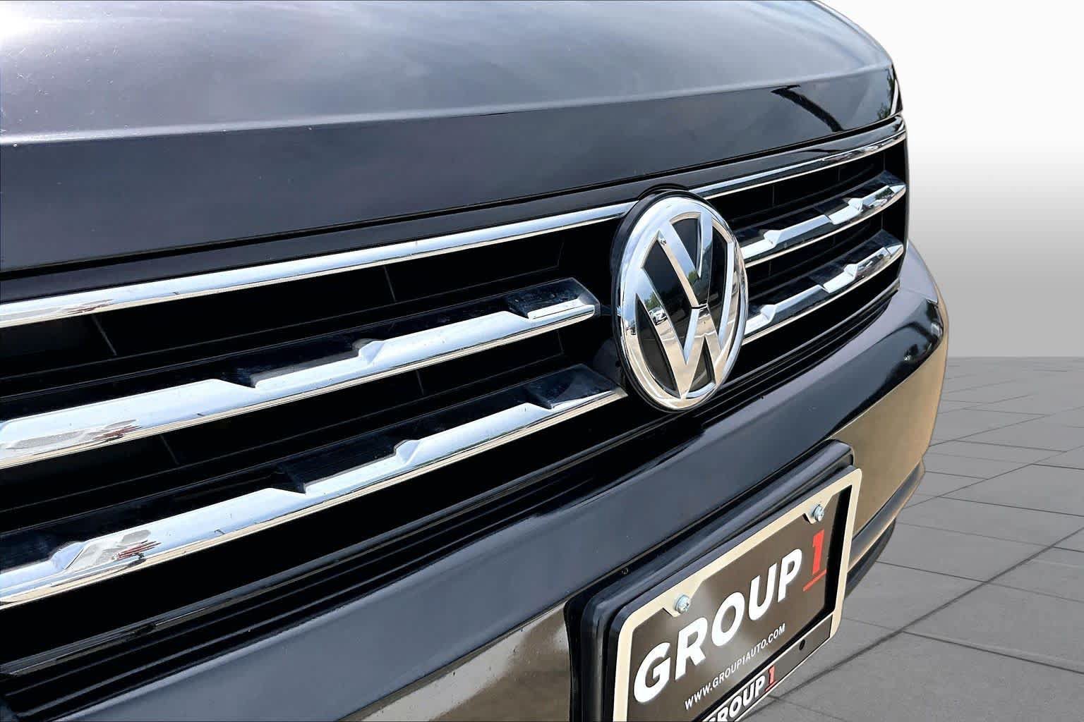 Used 2018 Volkswagen Tiguan S FWD image 28