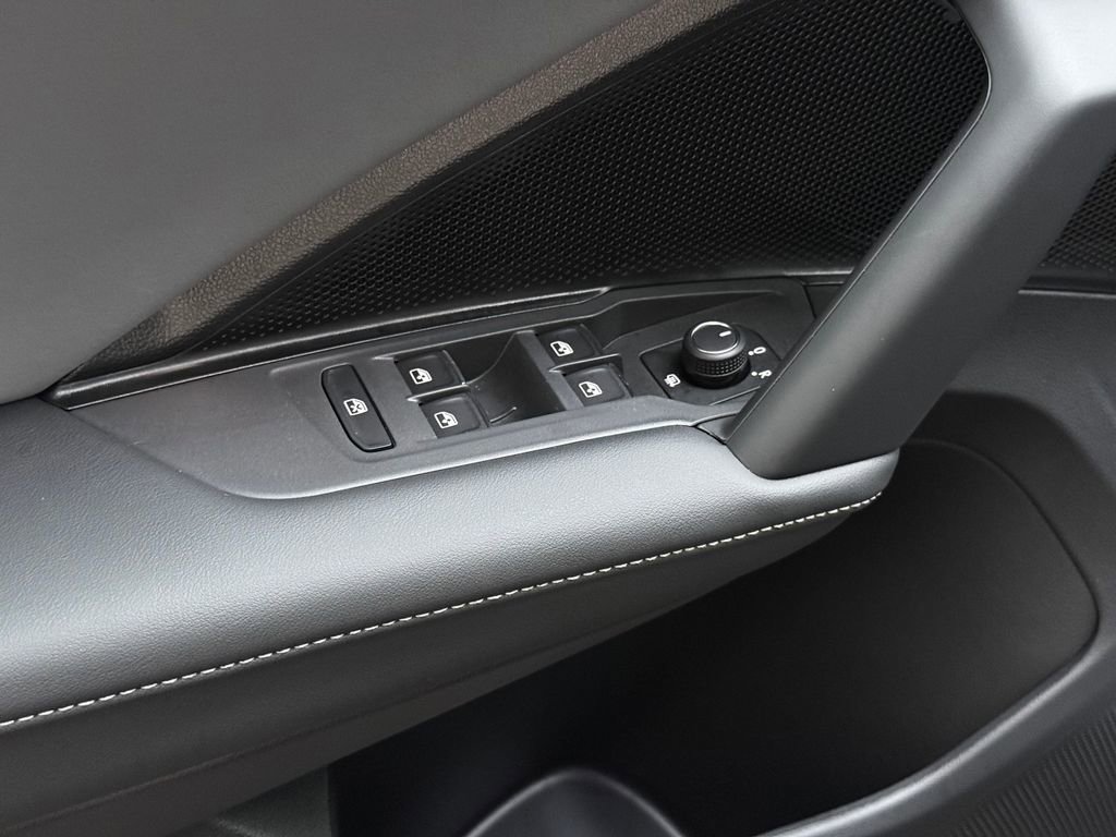 New 2026 Volkswagen Tiguan SE AWD/4WD image 23