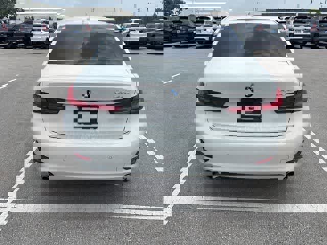 Used 2021 BMW 330e w/ Convenience Package RWD image 4