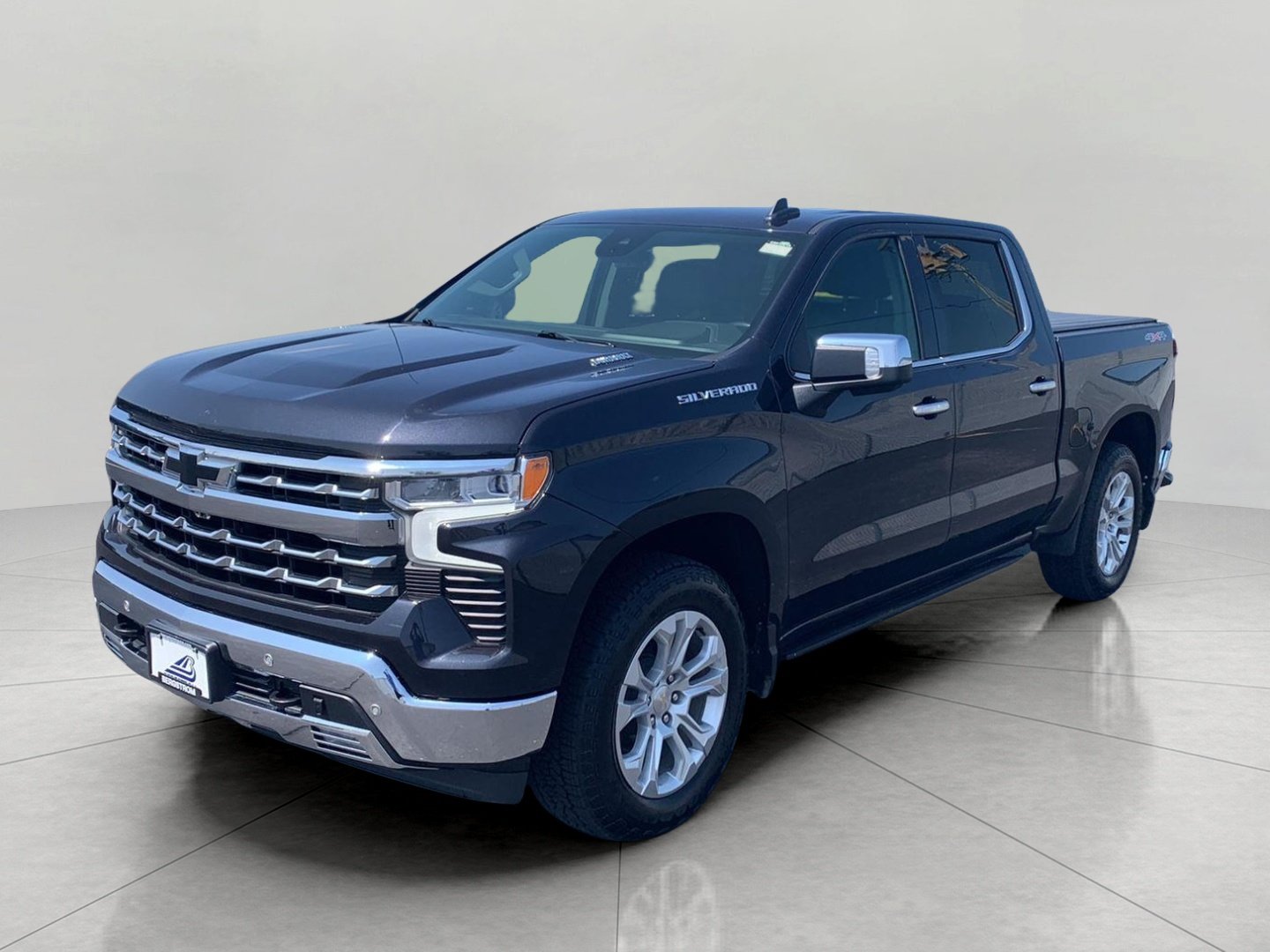 Used 2023 Chevrolet Silverado 1500 LTZ w/ LTZ Convenience Package II AWD/4WD image 4