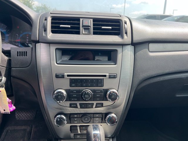 Used 2011 Ford Fusion SE w/ 202A Rapid Spec Order Code FWD image 16