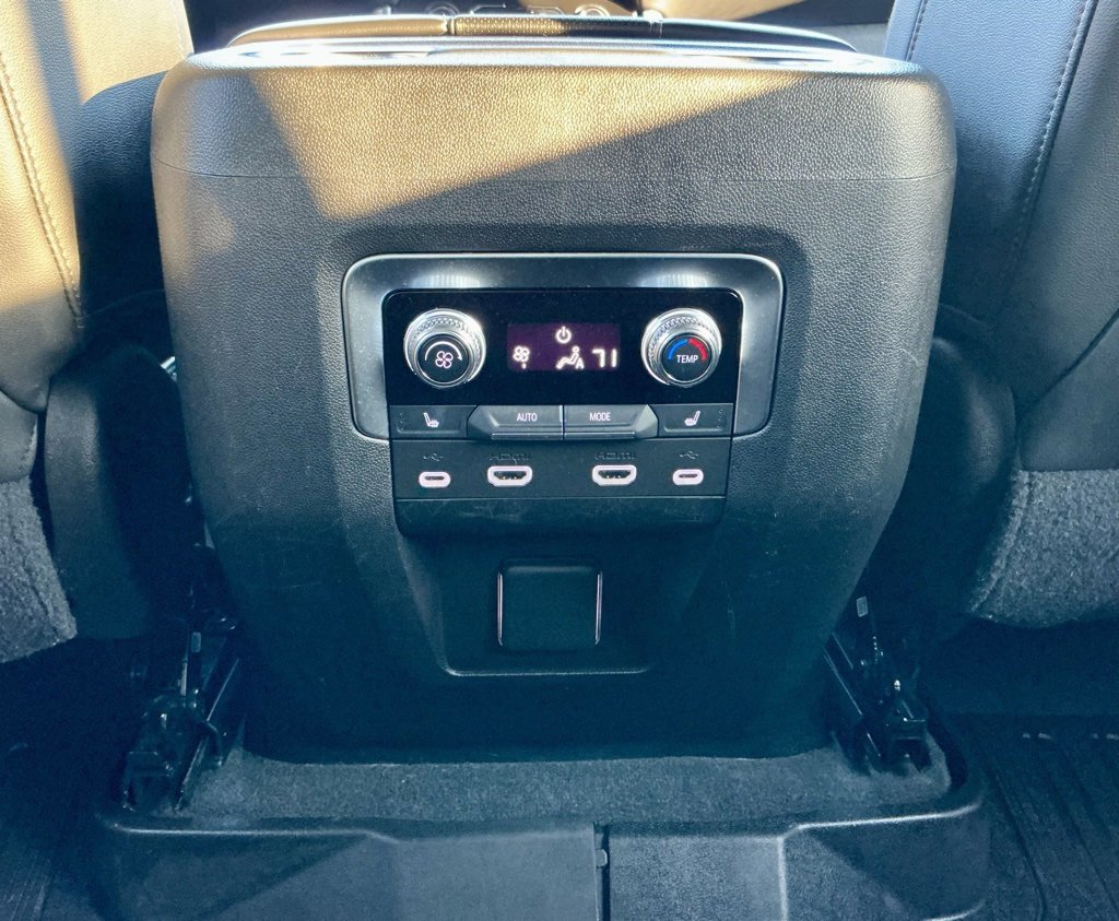 Used 2021 GMC Yukon XL SLT w/ SLT Luxury Plus Package image 33