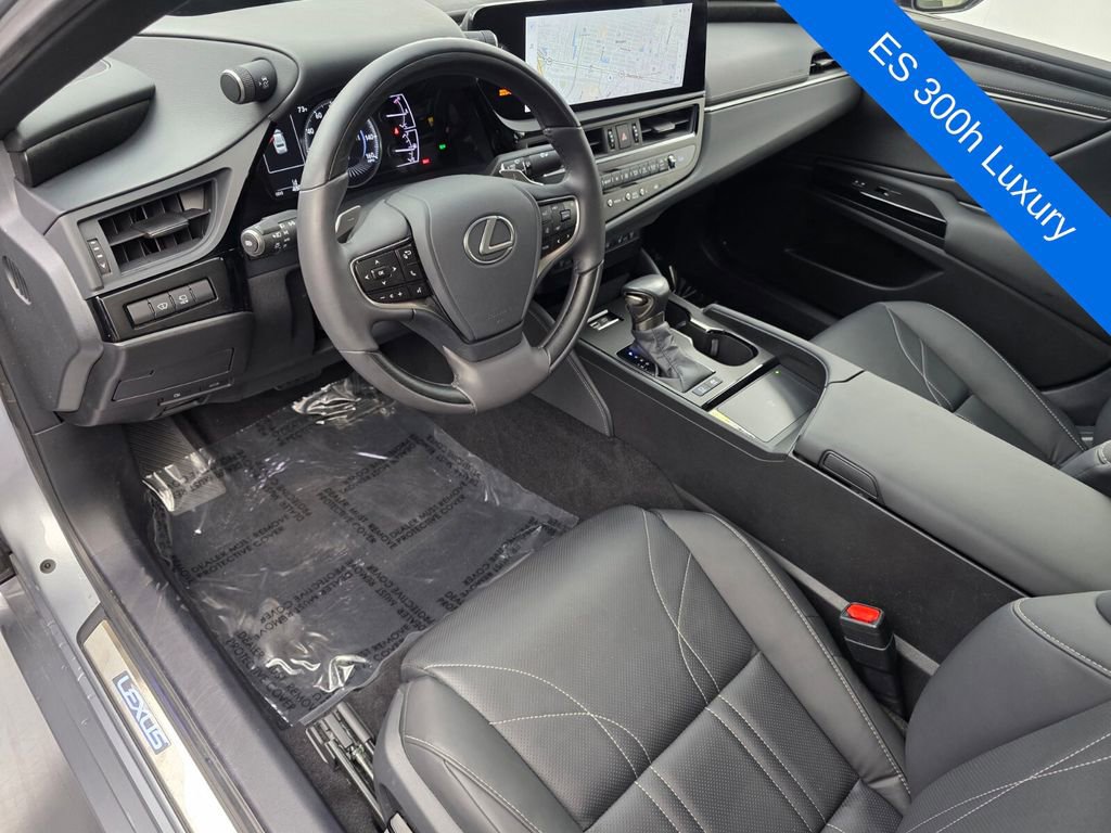 Used 2025 Lexus ES 300h w/ Technology Package image 10
