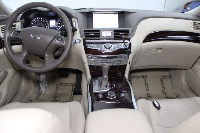 Used 2012 INFINITI M56 RWD image 2