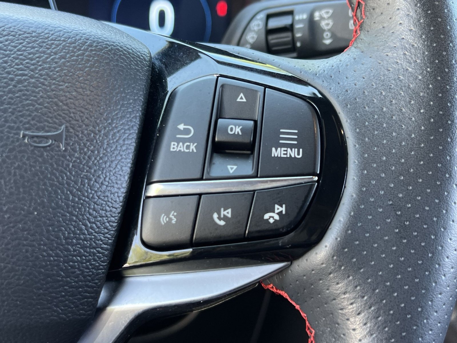 Used 2025 Ford Explorer ST-Line AWD/4WD image 39