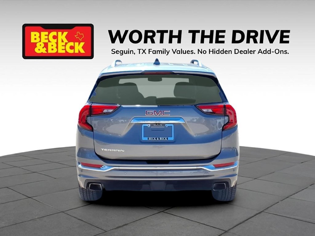 Used 2020 GMC Terrain Denali w/ Denali Premium Package FWD image 6