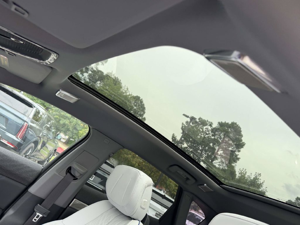 New 2026 Cadillac Optiq V AWD/4WD image 17