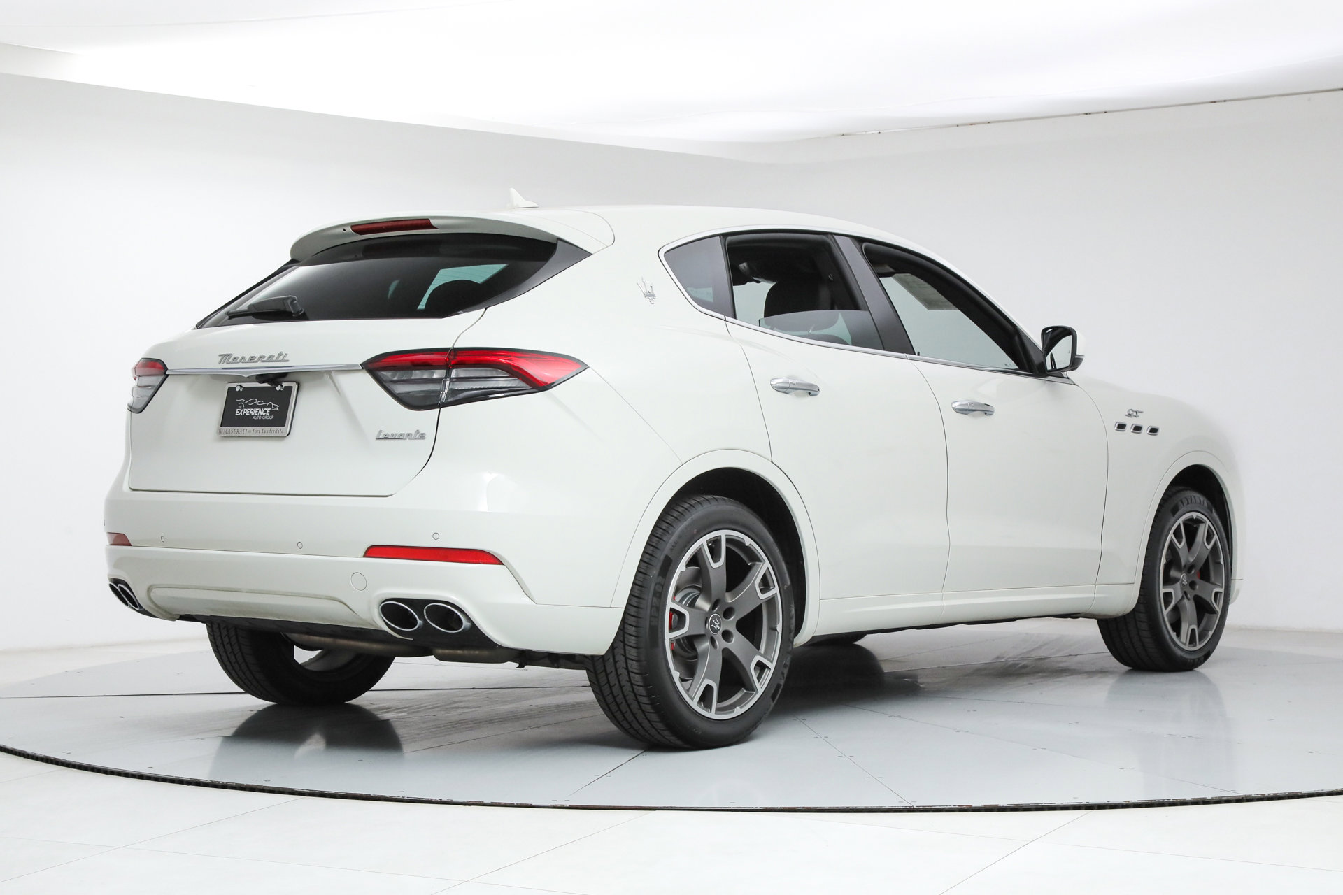 Certified 2023 Maserati Levante GT image 5