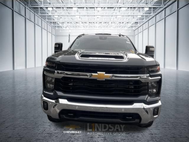 Certified 2025 Chevrolet Silverado 3500 LT w/ All Star Edition AWD/4WD image 2