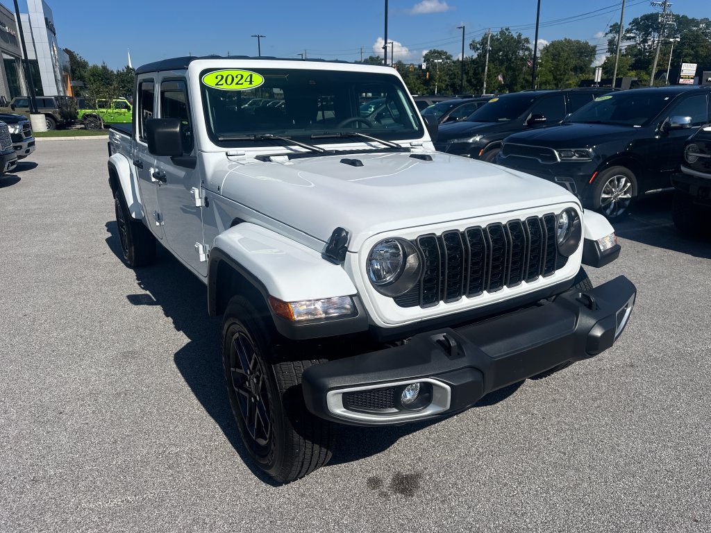 Certified 2024 Jeep Gladiator Sport AWD/4WD image 4