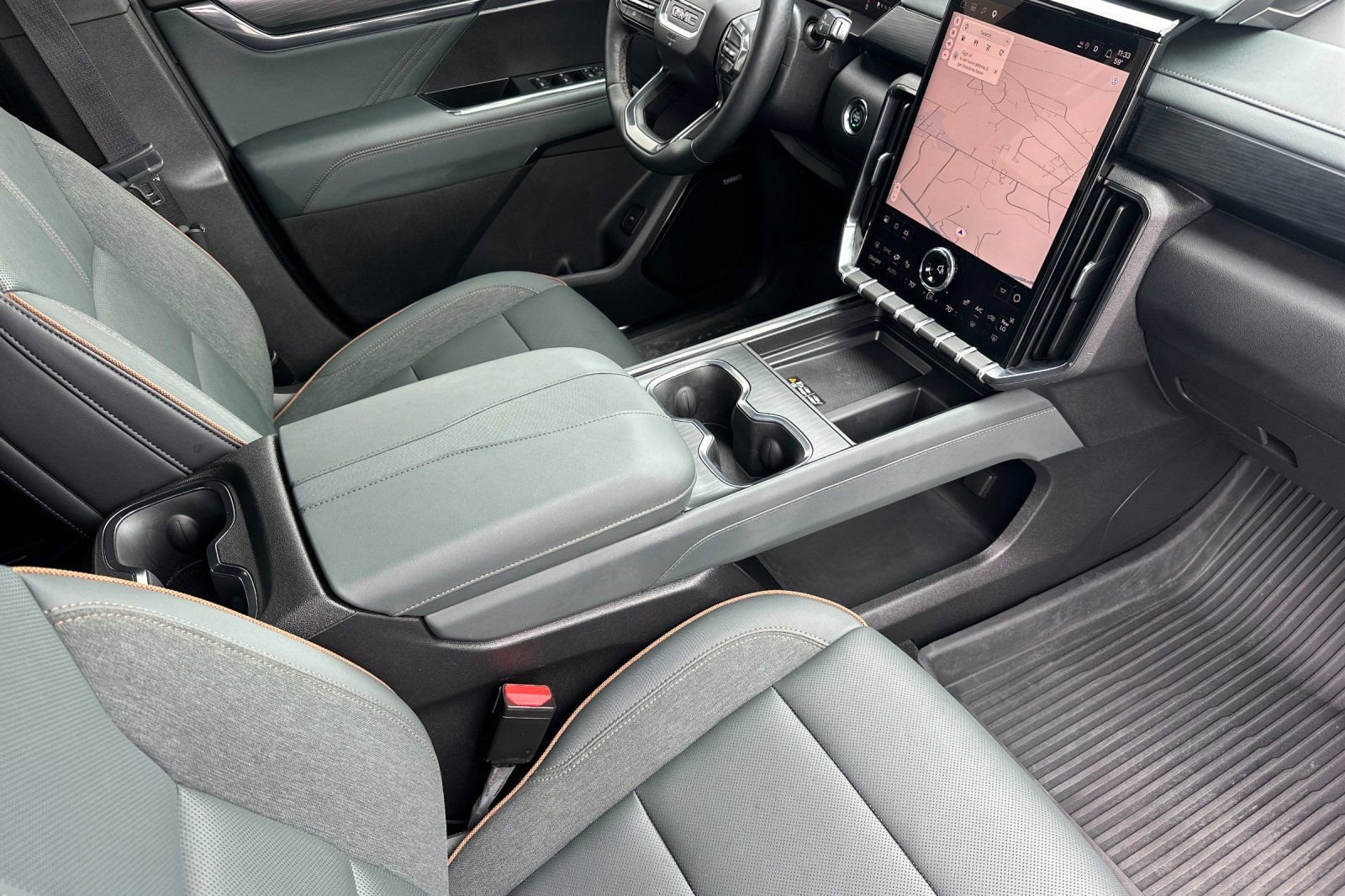 Used 2025 GMC Acadia AT4 w/ LPO, Floor Liner Package image 19