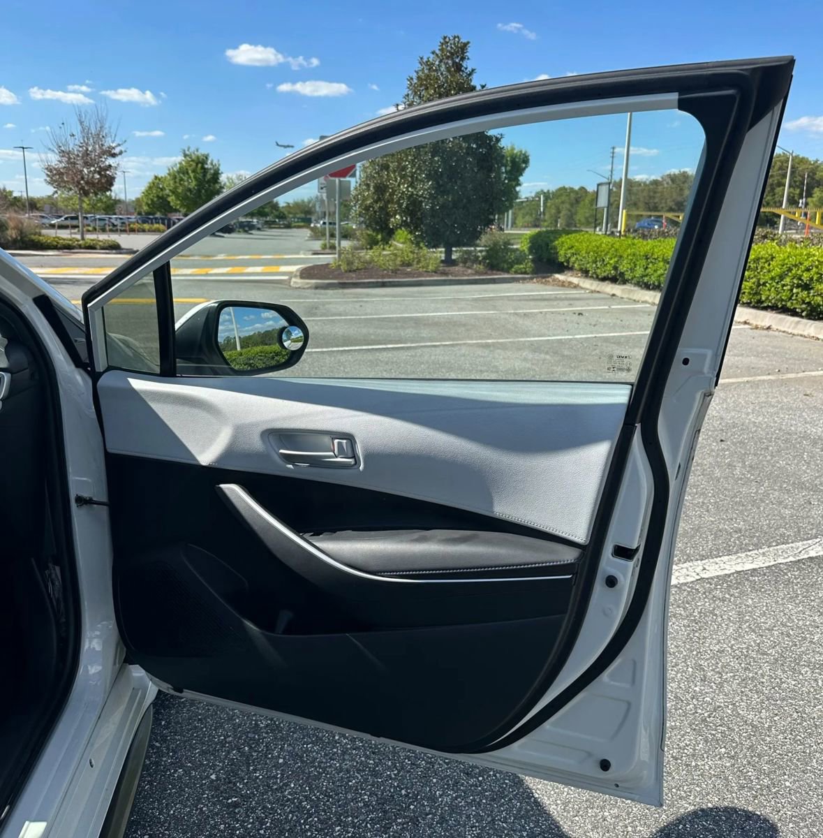 Used 2020 Toyota Corolla SE image 15